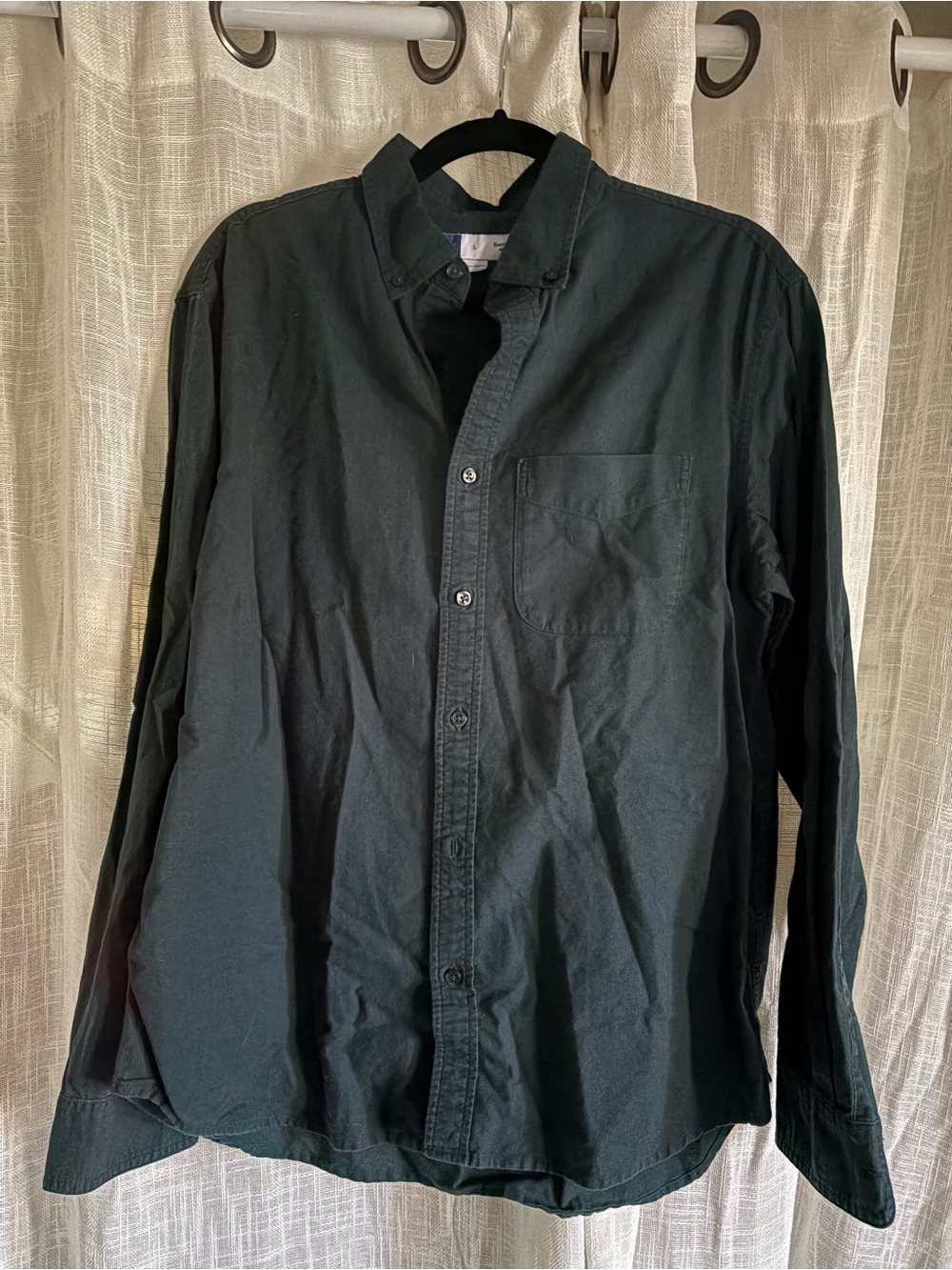 Old Navy Men's Black Long-Sleeve Button-Down Shirt Size L (Charcoal)